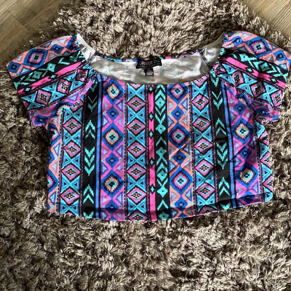 Aztec colorful plus sized crop top - Picture 2 of 2